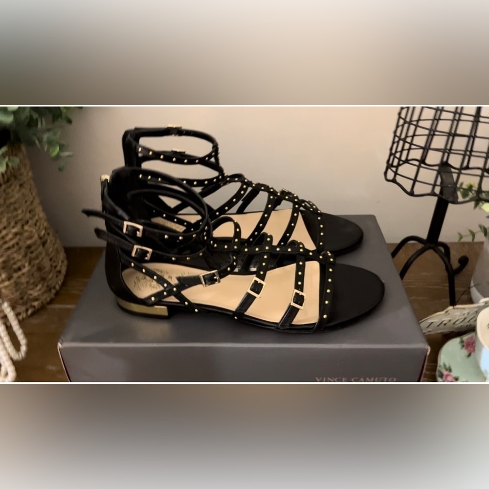 🖤 LUXURY Vince Camuto, women’s sandals, size 7.5.  BONUS!  The box is in… - Picture 3 of 13